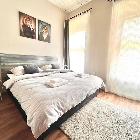 Kohaz Apartman Apartment เวสเปรม ภายนอก รูปภาพ