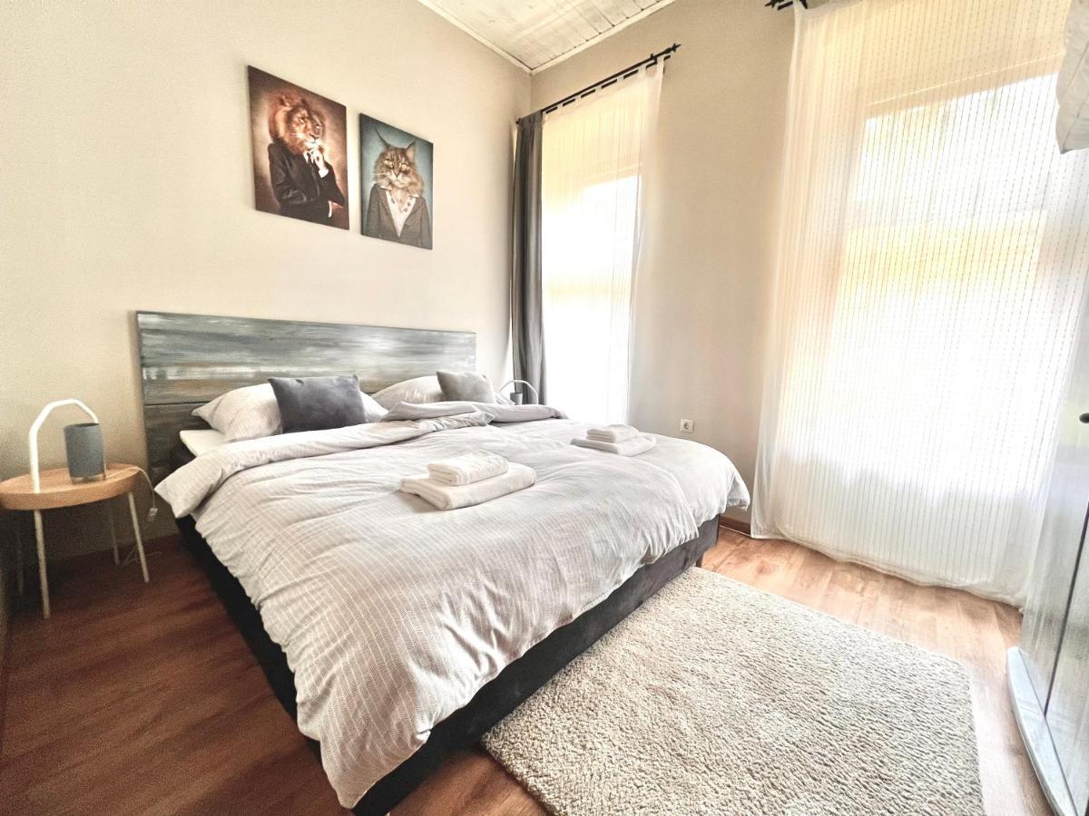 Kohaz Apartman Apartment เวสเปรม ภายนอก รูปภาพ