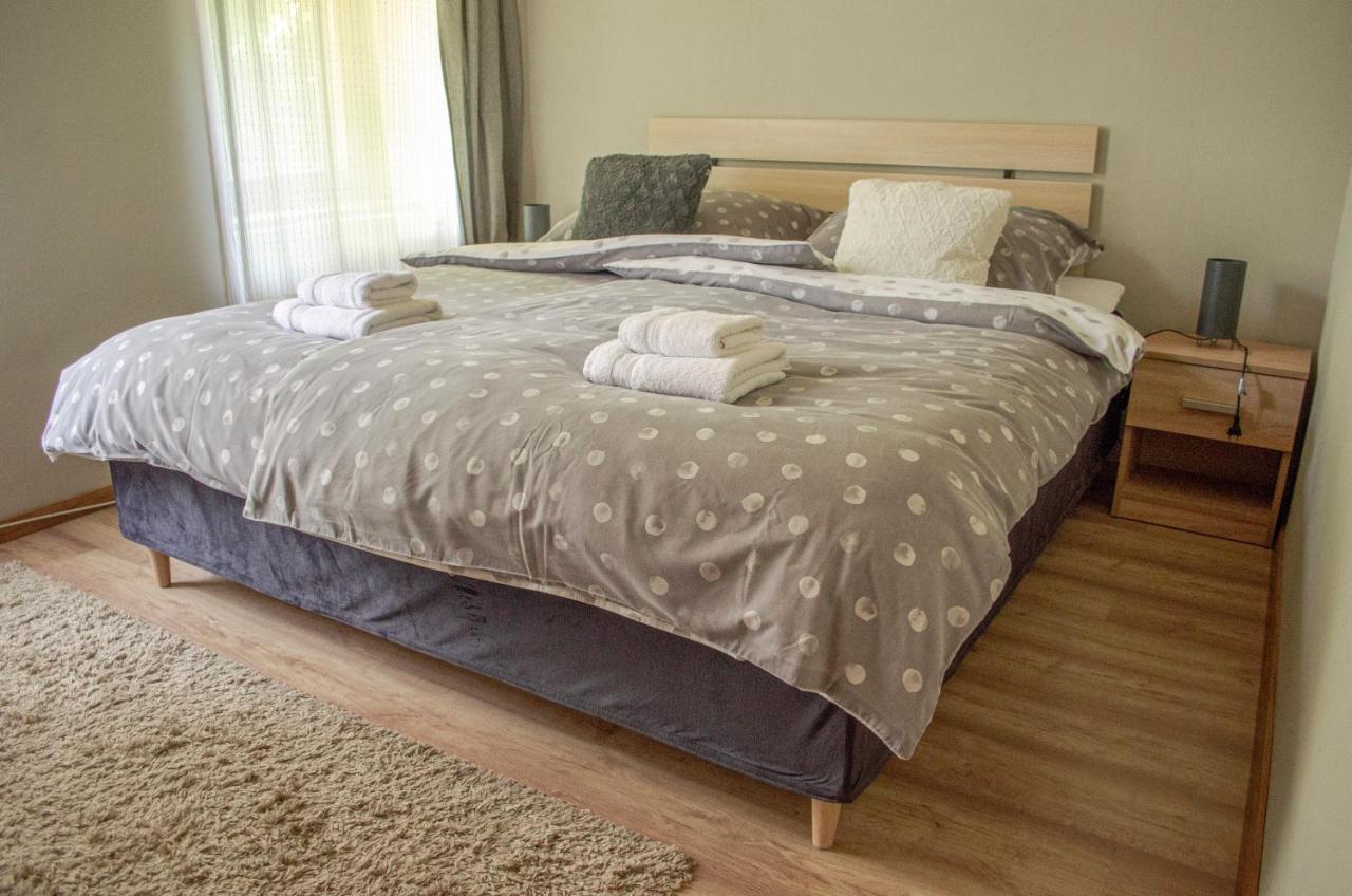 Kohaz Apartman Apartment เวสเปรม ภายนอก รูปภาพ